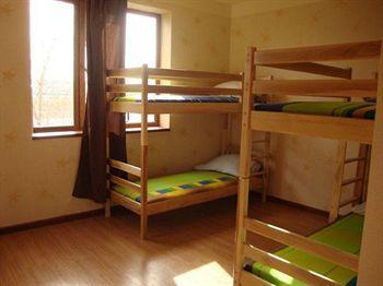 יירבאן Glide Hostel מראה חיצוני תמונה