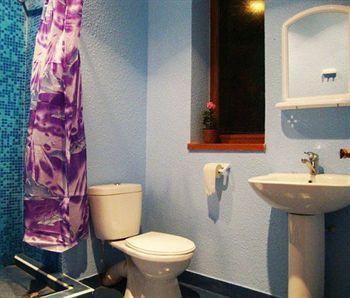 יירבאן Glide Hostel מראה חיצוני תמונה