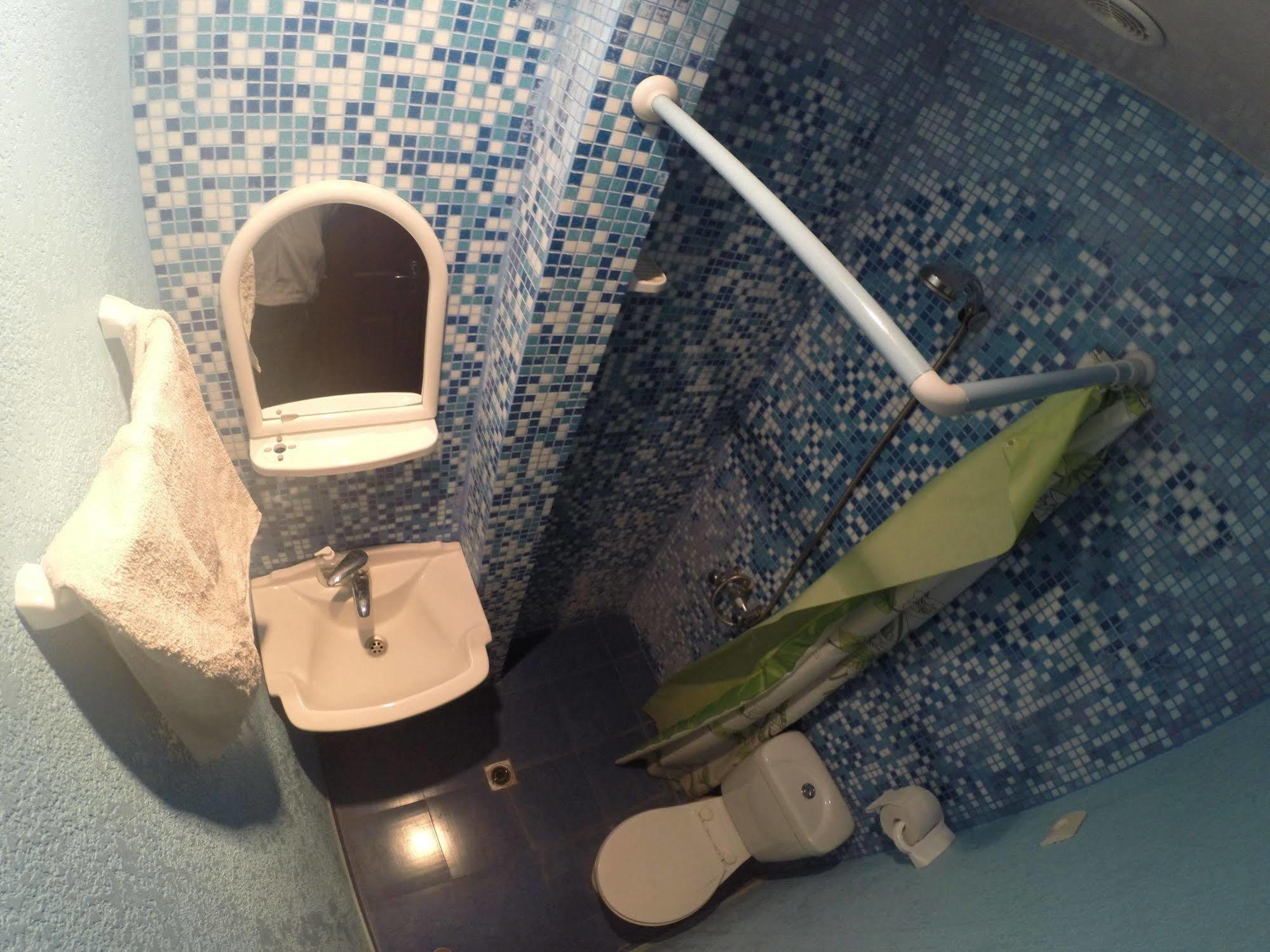 יירבאן Glide Hostel מראה חיצוני תמונה